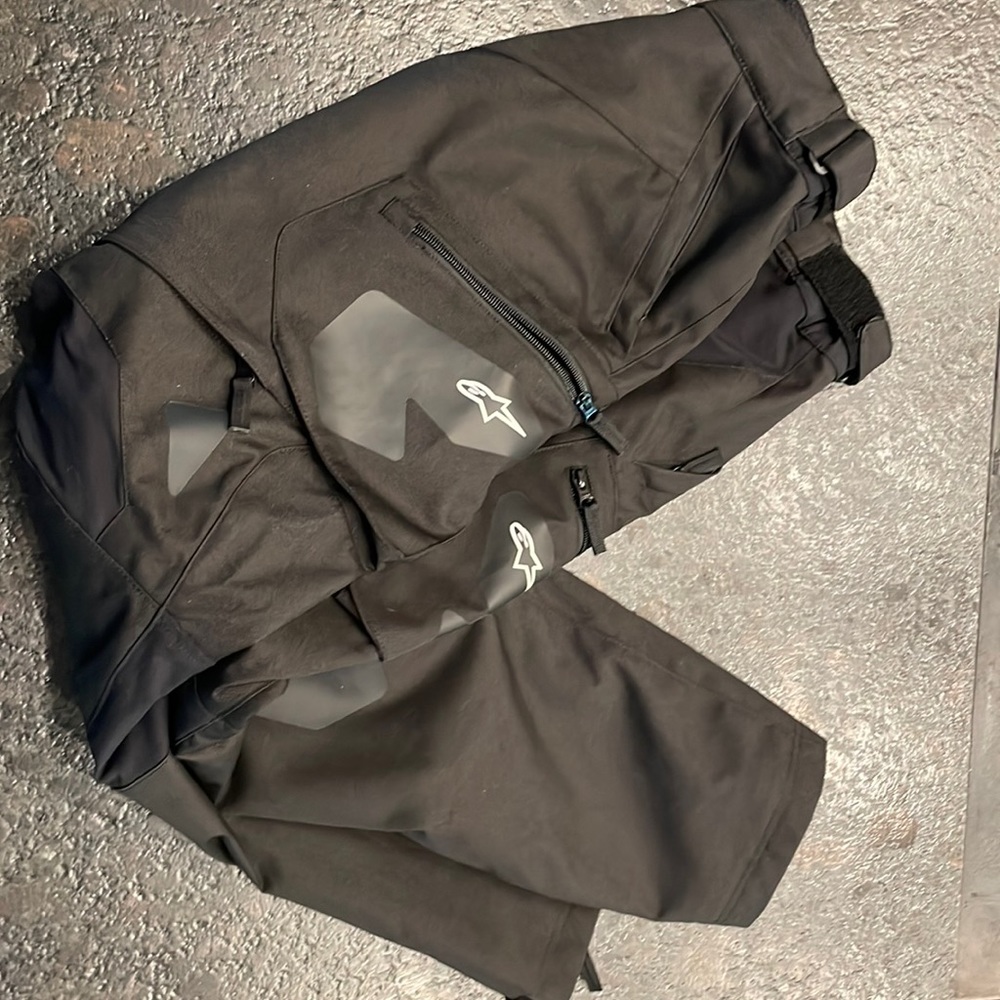 Alpinestars motorcycle pants venture XT over boots size Medium M